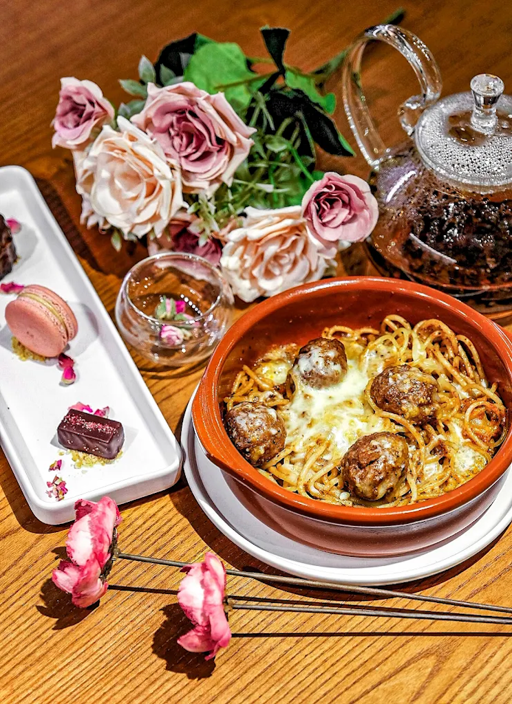 restaurant image