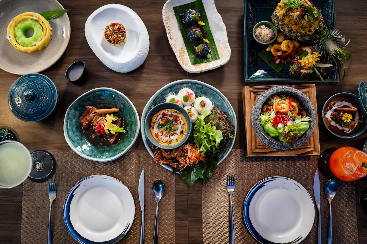 Vista Restaurant at Avista Hideaway Phuket Patong – MGallery (Phuket)